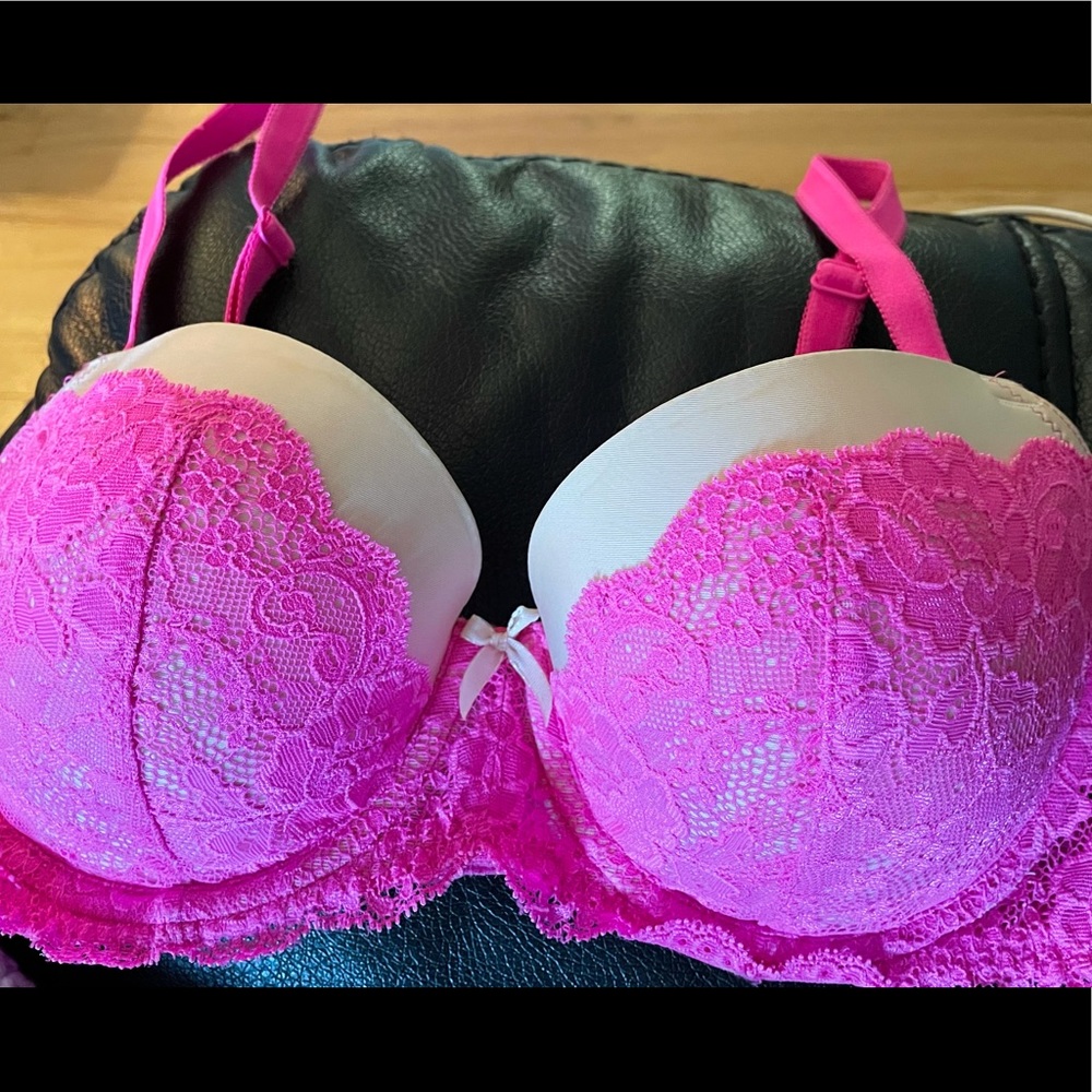 34D Victoria’s Secret Bra